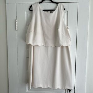 Roz and Ali scalloped white shift dress